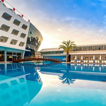 TRANSATLANTIK HOTEL & SPA