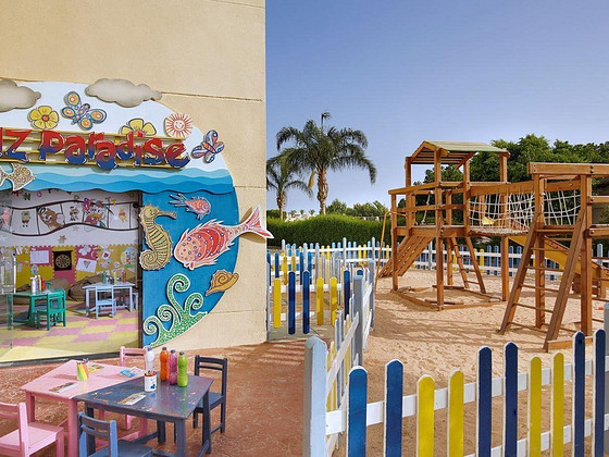 DOUBLE TREE BY HILTON SHARKS BAY BEACH SIDE