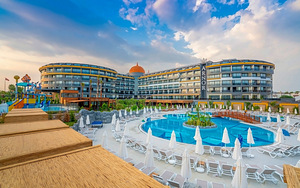 ARNOR DELUXE HOTEL & SPA (2 фото из 10)