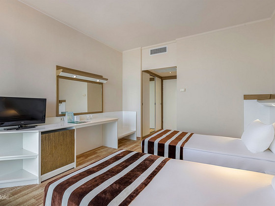 GREEN MAX HOTEL