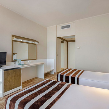 GREEN MAX HOTEL