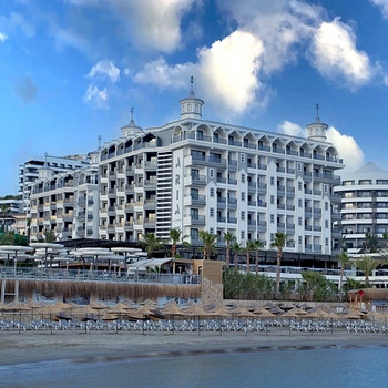 ARIA RESORT & SPA HOTEL