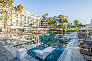 BERRY BLUE HOTEL (1 foto / 10)