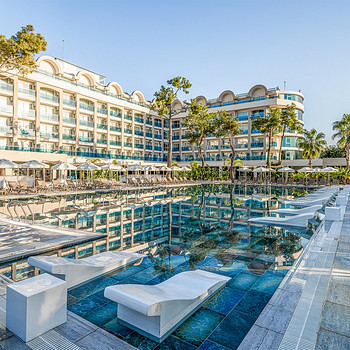 BERRY BLUE HOTEL