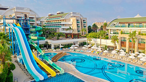 CRYSTAL WATERWORLD RESORT & SPA (3 foto / 10)