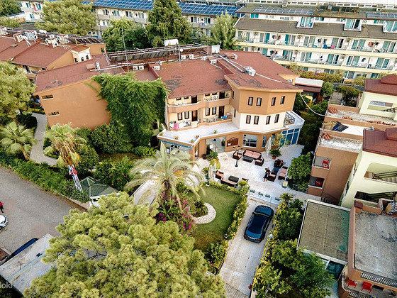 ALERIA BELPORT BEACH HOTEL
