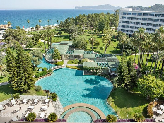 MIRAGE PARK RESORT