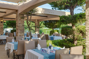 LUCA BEACH HOTEL (9 foto / 10)