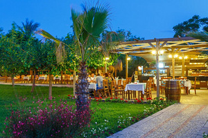 LUCA BEACH HOTEL (10 foto / 10)
