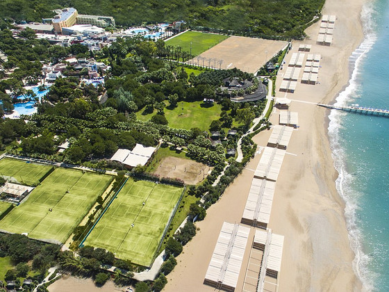 BLUE WATERS CLUB