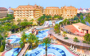 ROYAL DRAGON HOTEL (1 foto / 10)