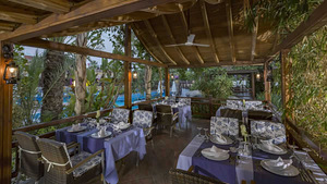 ROYAL DRAGON HOTEL (9 foto / 10)