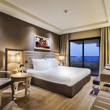 BELLIS DELUXE HOTEL