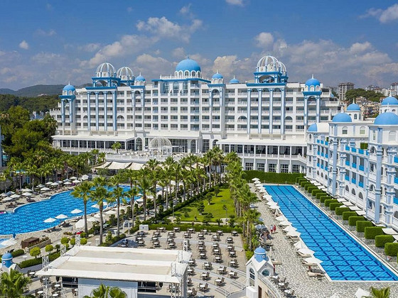 RUBI PLATINUM SPA RESORT & SUITES