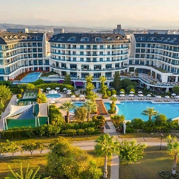 COMMODORE ELITE SUITES & SPA (ADULTS ONLY 18+)