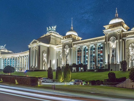 THE LAND OF LEGEND KINGDOM HOTEL