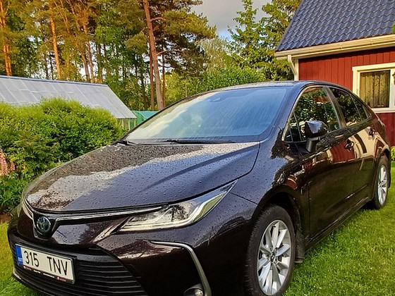 TOYOTA COROLLA, ГИБРИД
