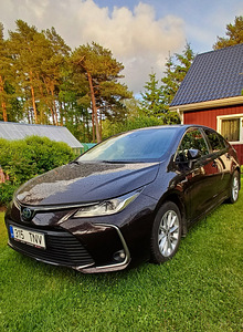 TOYOTA COROLLA, ГИБРИД (1 фото из 8)