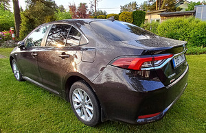 TOYOTA COROLLA, ГИБРИД (4 фото из 8)