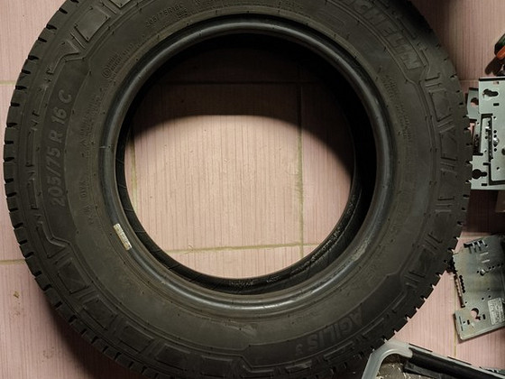 Michelin Aegis 3 ja Continental R16/205/75 rehvid