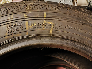 Шины Michelin Aegis 3 и Continental R16/205/75 (5 фото из 7)