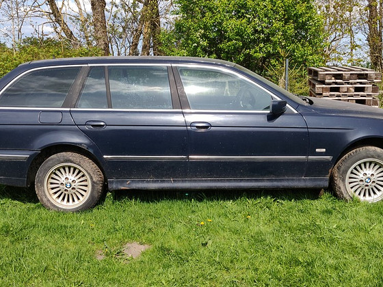 BMW 525