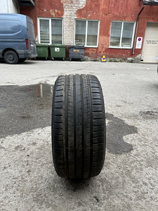 Резина летняя R20 ZR 235/30 (2 фото из 6)