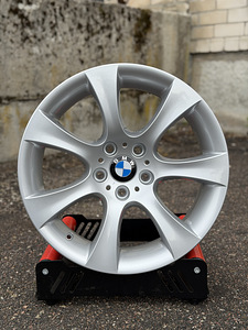 18" оригинальные диски BMW стиль 124 разной ширины 5x120 (как новые) (1 фото из 10)