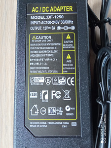 Adapter 220V-12V 5A (2 foto / 3)