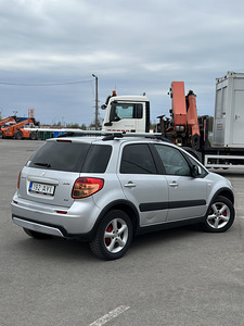 Suzuki SX4 (3 foto / 13)