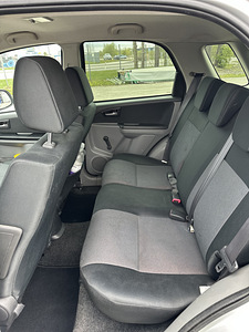 Suzuki SX4 (8 foto / 13)