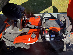 HUSQVARNA R 216T AWD + LÕIKEORGAN COMBI 103 (+ Garantii) (7 foto / 9)