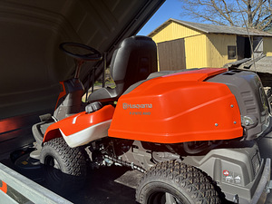 HUSQVARNA R 216T AWD + LÕIKEORGAN COMBI 103 (+ Garantii) (6 foto / 9)
