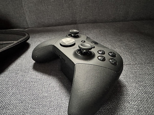 Xbox elite 2 (5 фото из 10)
