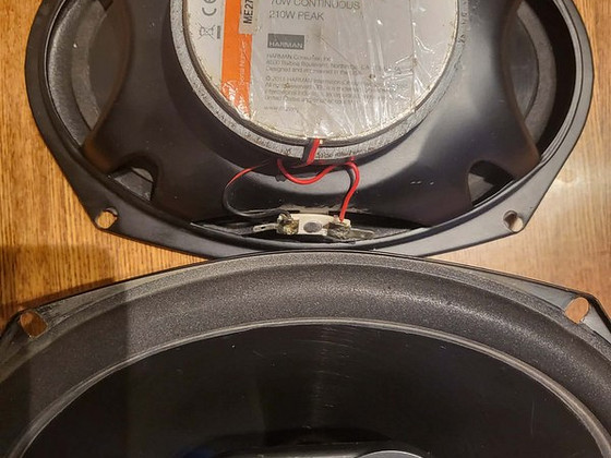Auto kŏlarid JBL