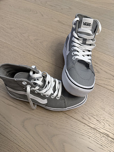 Кроссовки Vans (3 фото из 4)