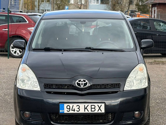 TOYOTA COROLLA VERSO