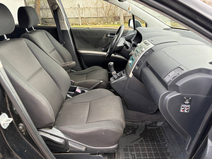 TOYOTA COROLLA VERSO (8 foto / 8)