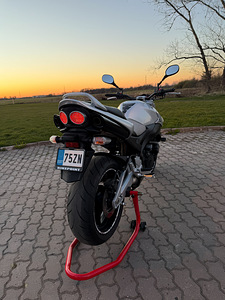Suzuki GSR 600 (6 foto / 7)