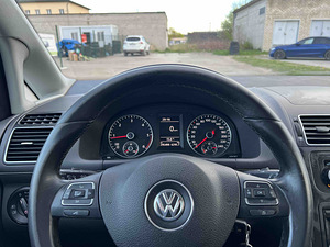 VOLKSWAGEN TOURAN (9 foto / 11)