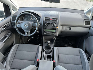 VOLKSWAGEN TOURAN (10 foto / 11)