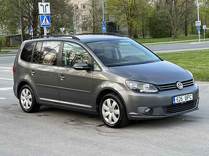 VOLKSWAGEN TOURAN (2 foto / 11)
