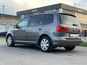 VOLKSWAGEN TOURAN (6 foto / 11)