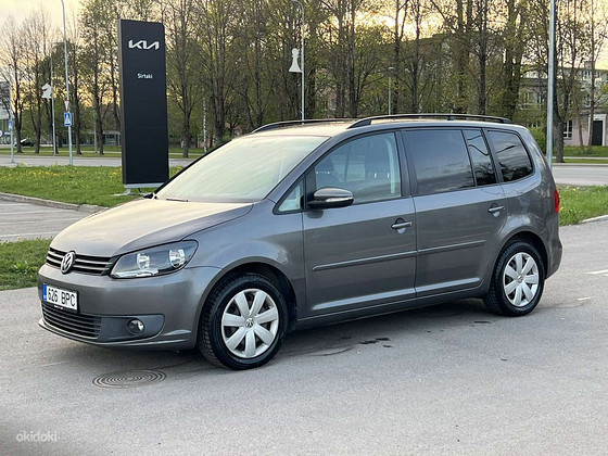 VOLKSWAGEN TOURAN