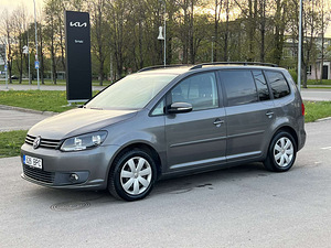 VOLKSWAGEN TOURAN (1 foto / 11)