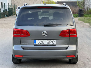 VOLKSWAGEN TOURAN (8 foto / 11)