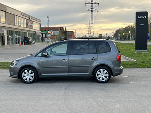 VOLKSWAGEN TOURAN (4 foto / 11)