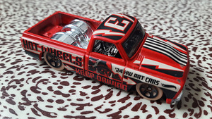 Hot wheels (2 фото из 3)