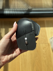 Logitech MX Master 4 for Mac (2 foto / 6)