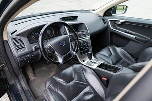 Volvo XC60 (4 фото из 5)
